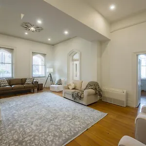 Roxburgh House Apartment Hobart